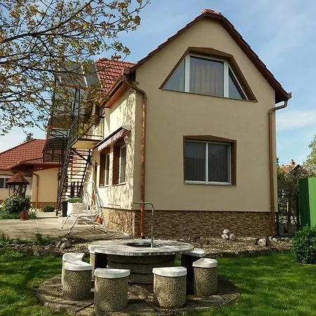 Györgyi Grill Garden Gasthof *