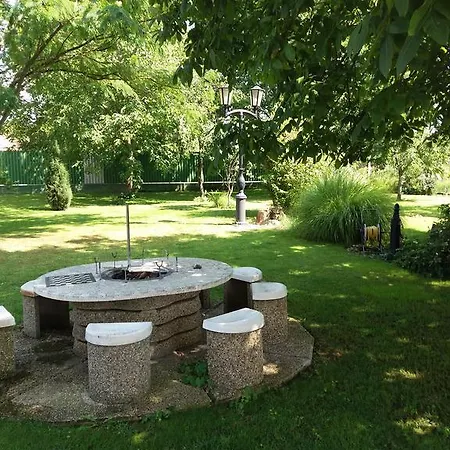 Gyorgyi Grill Garden Vendeghaz